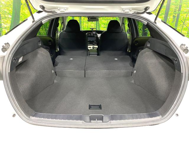 プリウス Ｓ　禁煙車　ナビ　セーフティセンス　バックカメラ　レーダークルーズ　ＥＴＣ　ドラレコ　ＬＥＤヘッド　オートハイビーム　オートライト　オートエアコン　スマートキー　純正１５インチＡＷ　ＣＤ再生　地デジ（12枚目）