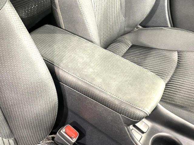 プリウス Ｓ　禁煙車　ナビ　セーフティセンス　バックカメラ　レーダークルーズ　ＥＴＣ　ドラレコ　ＬＥＤヘッド　オートハイビーム　オートライト　オートエアコン　スマートキー　純正１５インチＡＷ　ＣＤ再生　地デジ（55枚目）