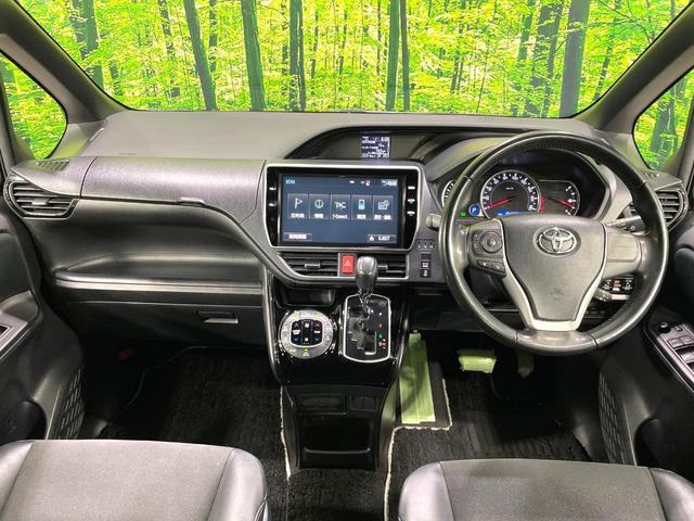 ノア Ｓｉ　ダブルバイビー　禁煙車　純正１０型ナビ　両側電動スライドドア　バックカメラ　セーフティセンス　ＥＴＣ　ドラレコ　Ｂｌｕｅｔｏｏｔｈ接続　クルコン　７人乗り　スマートキー　ＬＥＤヘッド　純正１６インチＡＷ　フォグライト（2枚目）