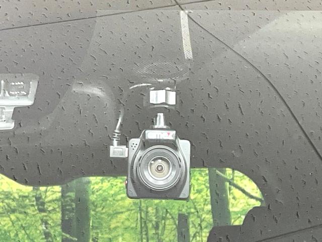 ノア Ｓｉ　ダブルバイビー　禁煙車　純正１０型ナビ　両側電動スライドドア　バックカメラ　セーフティセンス　ＥＴＣ　ドラレコ　Ｂｌｕｅｔｏｏｔｈ接続　クルコン　７人乗り　スマートキー　ＬＥＤヘッド　純正１６インチＡＷ　フォグライト（6枚目）