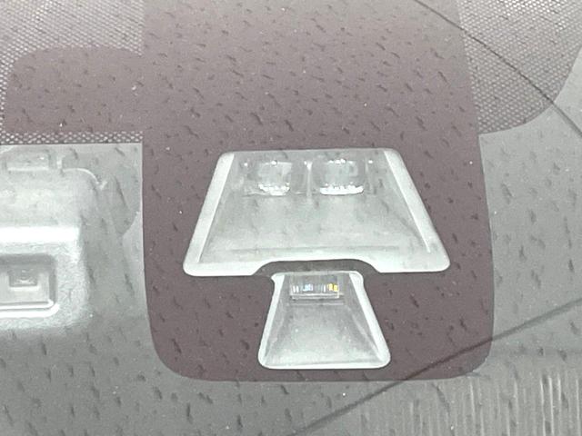 �y�G�}�[�W�F���V�[�u���[�L�z���s���ɑO���̎ԗ�����F�����A�Փ˂������Ȏ��͌x��ƃu���[�L�ŏՓˉ���Ɣ�Q�y�����A�V�X�g�B�����S�Ƀh���C�u�����y���݂��������܂��B