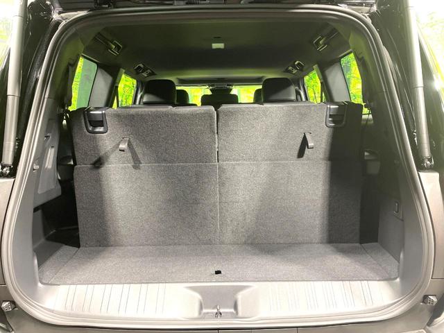 ���i�̂���������ʋ΁A���}���ɏ\���ȉ׎��X�y�[�X���m�ۂ��Ă���܂��B�Z�J���h�V�[�g��|���ƁA�傫�ȉו��̐ύڂ��\�ł���