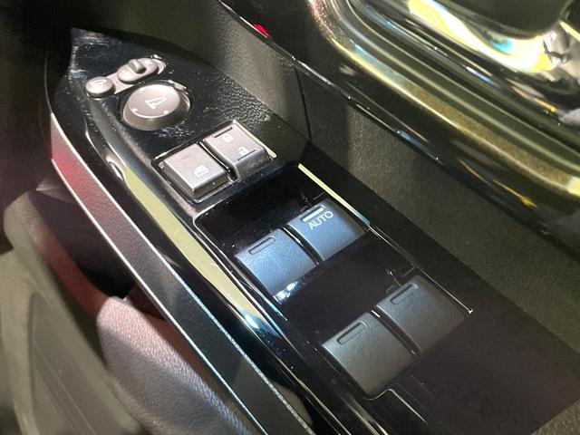 N-BOXカスタム G・Lターボホンダセンシング 禁煙車 両側電動スライド 衝突軽減 純正ナビ アダプティブクルーズ バックカメラ ETC ドラレコ フルセグ スマートキー シートヒーター ハーフレザーシート LEDヘッド/フォグ 革巻きステアリング(41枚目)