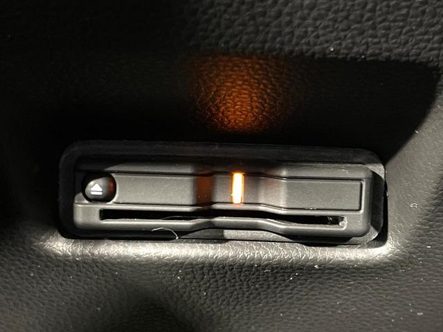 フィット ｅ：ＨＥＶ　ＲＳ　純正９型ナビ　バックカメラ　衝突軽減システム　レーダークルーズコントロール　禁煙車　ドライブレコーダー　ＥＴＣ　Ｂｌｕｅｔｏｏｔｈ再生　フルセグＴＶ　純正１６インチナビ　ＬＥＤヘッドライト（6枚目）