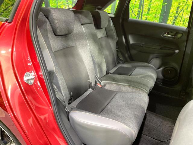 フィット ｅ：ＨＥＶ　ＲＳ　純正９型ナビ　バックカメラ　衝突軽減システム　レーダークルーズコントロール　禁煙車　ドライブレコーダー　ＥＴＣ　Ｂｌｕｅｔｏｏｔｈ再生　フルセグＴＶ　純正１６インチナビ　ＬＥＤヘッドライト（11枚目）