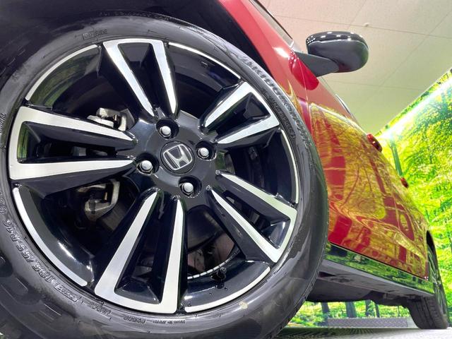 フィット ｅ：ＨＥＶ　ＲＳ　純正９型ナビ　バックカメラ　衝突軽減システム　レーダークルーズコントロール　禁煙車　ドライブレコーダー　ＥＴＣ　Ｂｌｕｅｔｏｏｔｈ再生　フルセグＴＶ　純正１６インチナビ　ＬＥＤヘッドライト（15枚目）