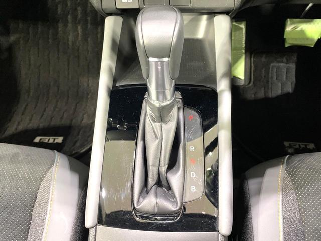 フィット ｅ：ＨＥＶ　ＲＳ　純正９型ナビ　バックカメラ　衝突軽減システム　レーダークルーズコントロール　禁煙車　ドライブレコーダー　ＥＴＣ　Ｂｌｕｅｔｏｏｔｈ再生　フルセグＴＶ　純正１６インチナビ　ＬＥＤヘッドライト（24枚目）