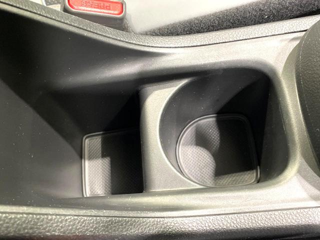 フィット ｅ：ＨＥＶ　ＲＳ　純正９型ナビ　バックカメラ　衝突軽減システム　レーダークルーズコントロール　禁煙車　ドライブレコーダー　ＥＴＣ　Ｂｌｕｅｔｏｏｔｈ再生　フルセグＴＶ　純正１６インチナビ　ＬＥＤヘッドライト（30枚目）