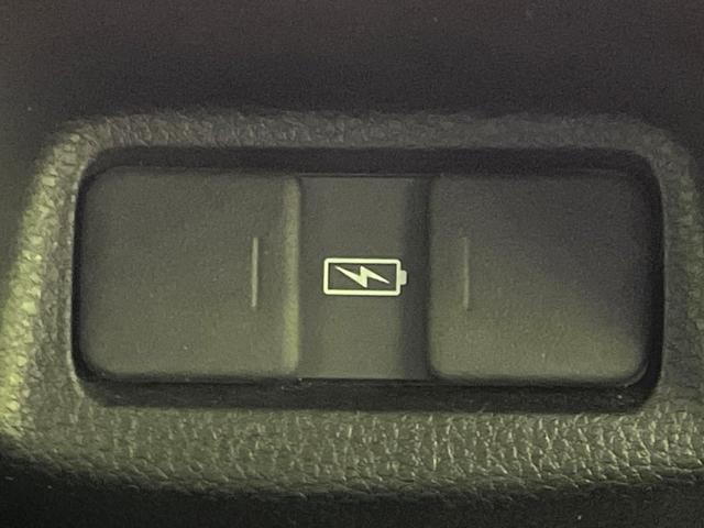 フィット ｅ：ＨＥＶ　ＲＳ　純正９型ナビ　バックカメラ　衝突軽減システム　レーダークルーズコントロール　禁煙車　ドライブレコーダー　ＥＴＣ　Ｂｌｕｅｔｏｏｔｈ再生　フルセグＴＶ　純正１６インチナビ　ＬＥＤヘッドライト（33枚目）