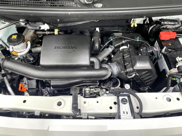 Ｎ－ＢＯＸ ベースグレード　禁煙車　パワースライドドア　ホンダセンシング　アダプティブクルーズ　踏み間違い防止装置　ＬＥＤヘッド　電動パーキングブレーキ　オーディオ　スマートキー　横滑り防止装置　盗難防止装置（18枚目）