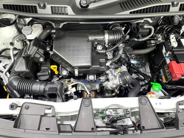 ソリオバンディット ハイブリッドＭＶ　登録済未使用車　純正９型ナビ　全周囲カメラ　両側電動ドア　衝突軽減装置　アダプティブクルーズ　ブラインドスポットモニター　ＬＥＤヘッド／フォグ　シートヒーター　コーナーセンサー　フルセグ（18枚目）