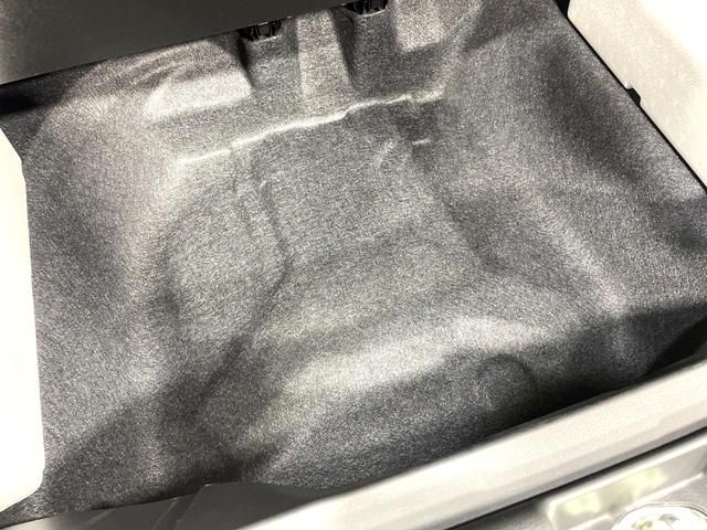 ソリオバンディット ハイブリッドＭＶ　登録済未使用車　純正９型ナビ　全周囲カメラ　両側電動ドア　衝突軽減装置　アダプティブクルーズ　ブラインドスポットモニター　ＬＥＤヘッド／フォグ　シートヒーター　コーナーセンサー　フルセグ（34枚目）