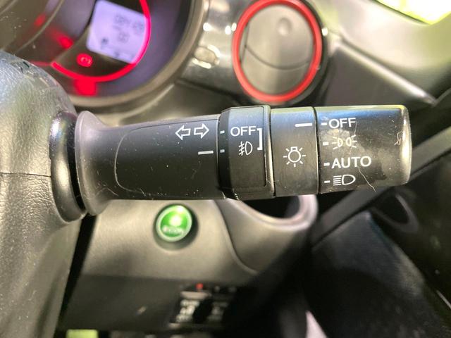 Ｎ－ＢＯＸカスタム ２トーンカラースタイル　Ｇ・ターボＬパッケージ　両側電動ドア　バックカメラ　衝突被害軽減システム　禁煙車　ドラレコ　スマートキー　ＨＩＤヘッド　クルコン　純正１５インチアルミ　オートライト　オートエアコン　Ｂｌｕｅｔｏｏｔｈ　ＣＤ　ＤＶＤ再生（40枚目）