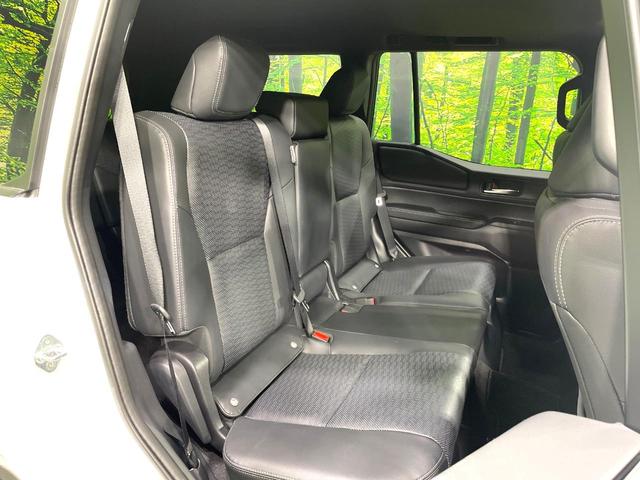 ランドクルーザー２５０ ＶＸ　サンルーフ　純正１２．３型ディスプレイ　全周囲カメラ　禁煙車　丸目ＬＥＤヘッド　セーフティセンス　レーダークルーズ　ブラインドスポットモニター　デジタルインナーミラー　ドラレコ　フルセグ　ＥＴＣ（11枚目）