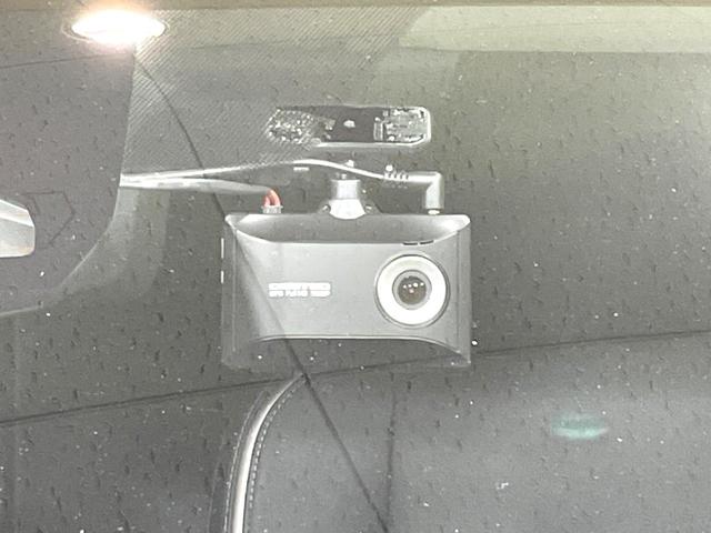 プリウス Ｚ　モデリスタエアロ　ガラスルーフ　純正１２．３型ディスプレイ　全周囲カメラ　禁煙車　セーフティセンス　レーダークルーズ　ブラインドスポットモニター　デジタルインナーミラー　シートベンチレーション　ＥＴＣ（9枚目）