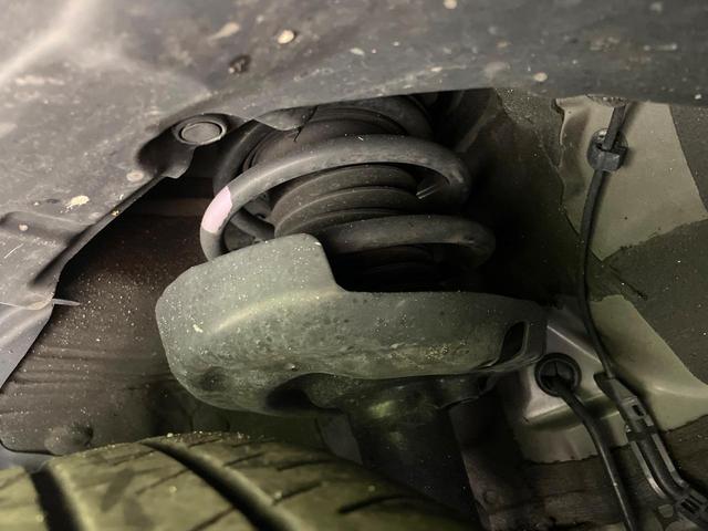 プリウス Ｚ　モデリスタエアロ　ガラスルーフ　純正１２．３型ディスプレイ　全周囲カメラ　禁煙車　セーフティセンス　レーダークルーズ　ブラインドスポットモニター　デジタルインナーミラー　シートベンチレーション　ＥＴＣ（20枚目）