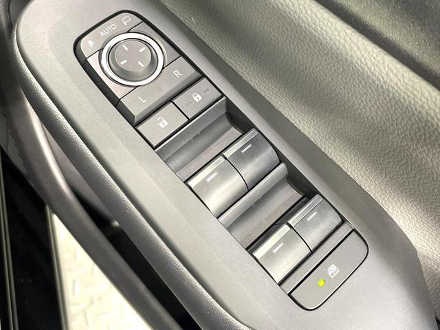 プリウス Ｚ　モデリスタエアロ　ガラスルーフ　純正１２．３型ディスプレイ　全周囲カメラ　禁煙車　セーフティセンス　レーダークルーズ　ブラインドスポットモニター　デジタルインナーミラー　シートベンチレーション　ＥＴＣ（49枚目）