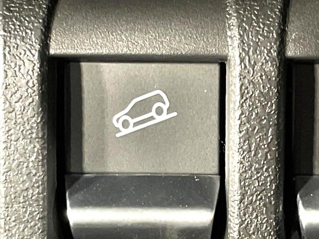 ジムニーノマド ＦＣ　登録済未使用車　セーフティサポート　アダプティブクルーズ　踏み間違い防止装置　シートヒーター　ＬＥＤヘッド　コーナーセンサー　アイドリングストップ　スマートキー　車線逸脱警報　オートハイビーム（7枚目）