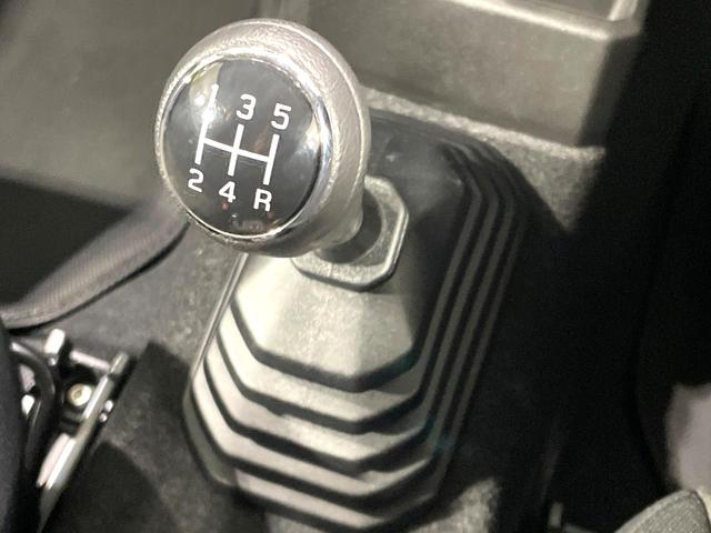 ジムニー ＸＣ　５速ＭＴ　禁煙車　セーフティサポート　クルーズコントロール　スマートキー　踏み間違い防止装置　横滑り防止機能　シートヒーター　ＬＥＤヘッド　４ＷＤ　ターボ　オートライト／エアコン　純正１５インチアルミ（3枚目）