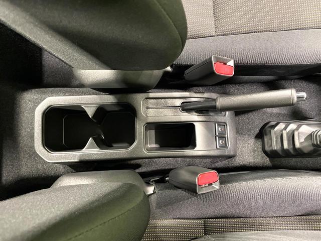 ジムニー ＸＣ　５速ＭＴ　禁煙車　セーフティサポート　クルーズコントロール　スマートキー　踏み間違い防止装置　横滑り防止機能　シートヒーター　ＬＥＤヘッド　４ＷＤ　ターボ　オートライト／エアコン　純正１５インチアルミ（42枚目）