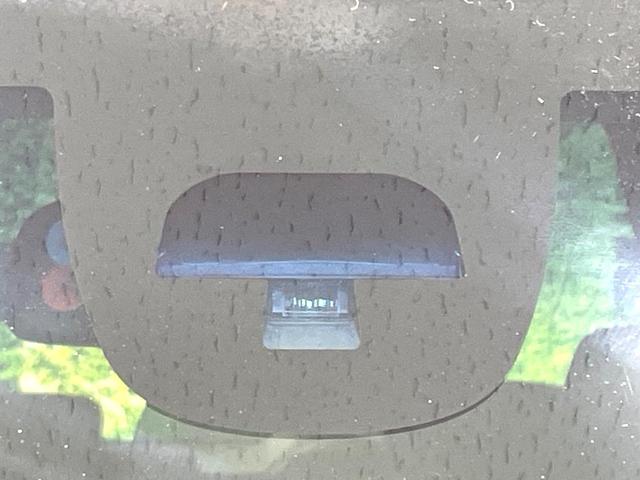 N-BOX G SSパッケージ 禁煙車 両側電動ドア 衝突軽減装置 ETC スマートキー 純正14インチアルミ オートエアコン アイドリングストップ オーディオ 電動格納ミラー 横滑り防止装置 盗難防止システム(6枚目)