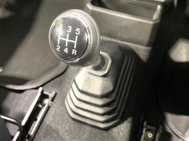 ジムニー ＸＣ　５速ＭＴ　禁煙車　セーフティサポート　クルーズコントロール　スマートキー　踏み間違い防止装置　横滑り防止機能　シートヒーター　ＬＥＤヘッド　４ＷＤ　ターボ　オートライト／エアコン　純正１５インチアルミ（3枚目）