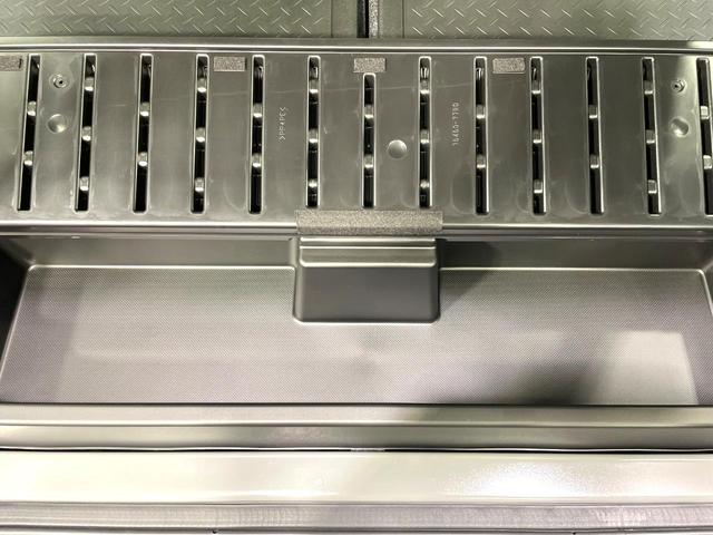 ジムニー ＸＣ　５速ＭＴ　禁煙車　セーフティサポート　クルーズコントロール　スマートキー　踏み間違い防止装置　横滑り防止機能　シートヒーター　ＬＥＤヘッド　４ＷＤ　ターボ　オートライト／エアコン　純正１５インチアルミ（29枚目）