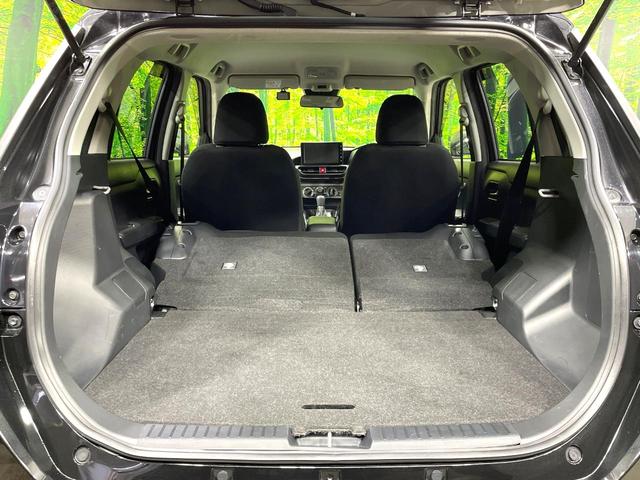 ���i�̂���������ʋ΁A���}���ɏ\���ȉ׎��X�y�[�X���m�ۂ��Ă���܂��B�Z�J���h�V�[�g��|���ƁA�傫�ȉו��̐ύڂ��\�ł���