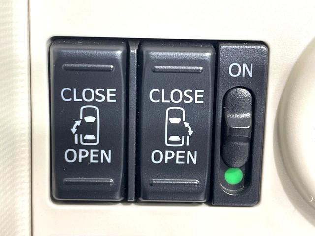 ムーヴキャンバス Ｘリミテッドメイクアップ　ＳＡＩＩＩ　両側電動ドア　スマートアシスト　踏み間違い防止装置　禁煙車　ＬＥＤヘッド　ＥＴＣ　スマートキー　オートライト／エアコン　アイドリングストップ　電動格納ミラー　車線逸脱警報　オートハイビーム（3枚目）