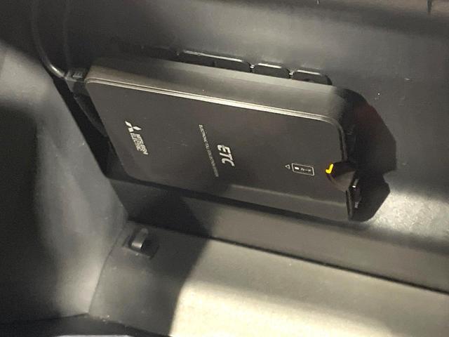 ムーヴキャンバス Ｘリミテッドメイクアップ　ＳＡＩＩＩ　両側電動ドア　スマートアシスト　踏み間違い防止装置　禁煙車　ＬＥＤヘッド　ＥＴＣ　スマートキー　オートライト／エアコン　アイドリングストップ　電動格納ミラー　車線逸脱警報　オートハイビーム（4枚目）