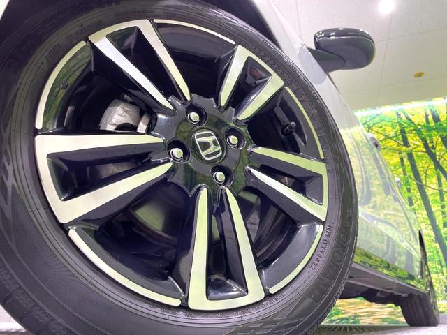 フィット ｅ：ＨＥＶ　ＲＳ　純正８型ナビ　バックカメラ　禁煙車　ホンダセンシング　アダプティブクルーズ　スマートキ―　踏み間違い防止装置　ハーフレザー　ＬＥＤヘッド　ドラレコ　フルセグ　Ｂｌｕｅｔｏｏｔ再生　ＥＴＣ（15枚目）