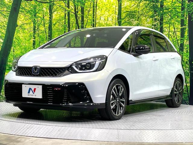 フィット ｅ：ＨＥＶ　ＲＳ　純正８型ナビ　バックカメラ　禁煙車　ホンダセンシング　アダプティブクルーズ　スマートキ―　踏み間違い防止装置　ハーフレザー　ＬＥＤヘッド　ドラレコ　フルセグ　Ｂｌｕｅｔｏｏｔ再生　ＥＴＣ（24枚目）