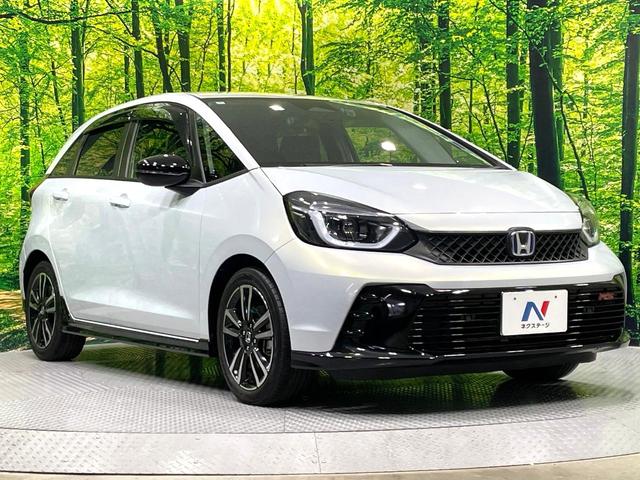 フィット ｅ：ＨＥＶ　ＲＳ　純正８型ナビ　バックカメラ　禁煙車　ホンダセンシング　アダプティブクルーズ　スマートキ―　踏み間違い防止装置　ハーフレザー　ＬＥＤヘッド　ドラレコ　フルセグ　Ｂｌｕｅｔｏｏｔ再生　ＥＴＣ（26枚目）
