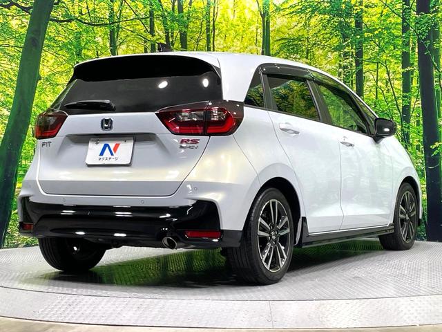 フィット ｅ：ＨＥＶ　ＲＳ　純正８型ナビ　バックカメラ　禁煙車　ホンダセンシング　アダプティブクルーズ　スマートキ―　踏み間違い防止装置　ハーフレザー　ＬＥＤヘッド　ドラレコ　フルセグ　Ｂｌｕｅｔｏｏｔ再生　ＥＴＣ（27枚目）
