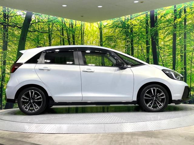 フィット ｅ：ＨＥＶ　ＲＳ　純正８型ナビ　バックカメラ　禁煙車　ホンダセンシング　アダプティブクルーズ　スマートキ―　踏み間違い防止装置　ハーフレザー　ＬＥＤヘッド　ドラレコ　フルセグ　Ｂｌｕｅｔｏｏｔ再生　ＥＴＣ（29枚目）