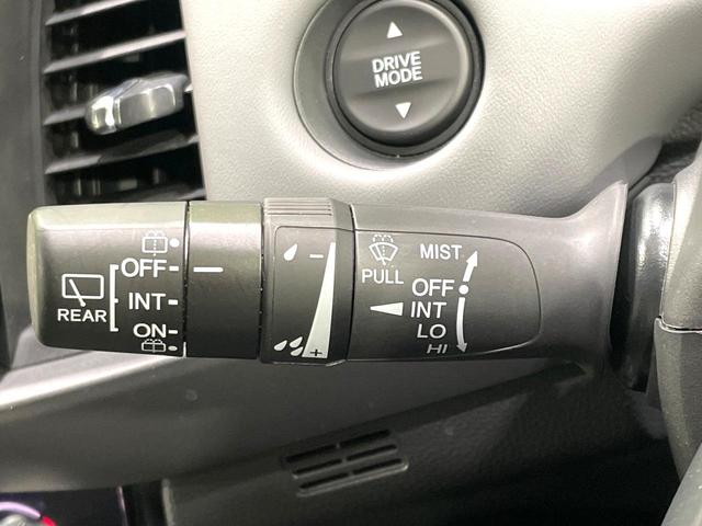 フィット ｅ：ＨＥＶ　ＲＳ　純正８型ナビ　バックカメラ　禁煙車　ホンダセンシング　アダプティブクルーズ　スマートキ―　踏み間違い防止装置　ハーフレザー　ＬＥＤヘッド　ドラレコ　フルセグ　Ｂｌｕｅｔｏｏｔ再生　ＥＴＣ（39枚目）