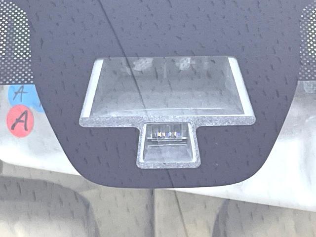 �y�X�Y�L�@�Z�[�t�e�B�T�|�[�g�z���s���ɑO���̎ԗ�����F�����A�Փ˂������Ȏ��͌x��ƃu���[�L�ŏՓˉ���Ɣ�Q�y�����A�V�X�g�B�����S�Ƀh���C�u�����y���݂��������܂��B