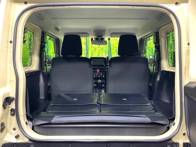 ���i�̂���������ʋ΁A���}���ɏ\���ȉ׎��X�y�[�X���m�ۂ��Ă���܂��B�Z�J���h�V�[�g��|���ƁA�傫�ȉו��̐ύڂ��\�ł���