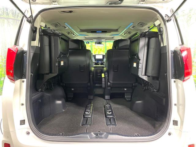 アルファード ２．５Ｓ　Ｃパッケージ　サンルーフ　純正９型ディスプレイ　後席モニター　両側電動ドア　衝突軽減装置　レーダークルーズ　デジタルインナーミラー　ブラインドスポットモニター　電動リアゲート　３眼ＬＥＤヘッド　ドラレコ　ＥＴＣ（12枚目）