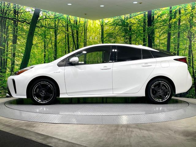 プリウス Ｓ　ＳＤナビ　バックカメラ　禁煙車　セーフティセンス　レーダークルーズ　スマートキー　ＬＥＤヘッド　オートハイビーム　コーナーセンサー　フルセグ　Ｂｌｕｅｔｏｏｔｈ再生　ＥＴＣ　オートライト／エアコン（25枚目）
