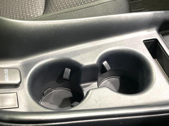 プリウス Ｓ　ＳＤナビ　バックカメラ　禁煙車　セーフティセンス　レーダークルーズ　スマートキー　ＬＥＤヘッド　オートハイビーム　コーナーセンサー　フルセグ　Ｂｌｕｅｔｏｏｔｈ再生　ＥＴＣ　オートライト／エアコン（41枚目）