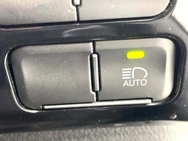 プリウス Ｓ　ＳＤナビ　バックカメラ　禁煙車　セーフティセンス　レーダークルーズ　スマートキー　ＬＥＤヘッド　オートハイビーム　コーナーセンサー　フルセグ　Ｂｌｕｅｔｏｏｔｈ再生　ＥＴＣ　オートライト／エアコン（54枚目）