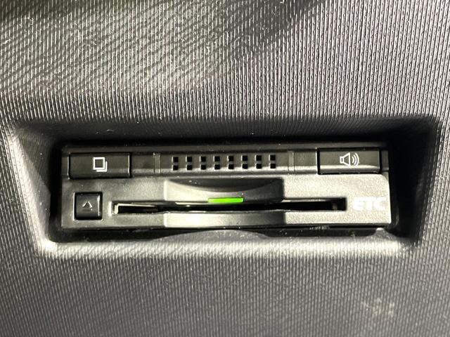 アクア Ｓ　純正ナビ　禁煙車　ドラレコ　フルセグ　Ｂｌｕｅｔｏｏｔｈ再生　ＥＴＣ　スマートキー　シートヒーター　オートエアコン／ライト　電動格納ミラー　横滑り防止装置　プライバシーガラス（5枚目）