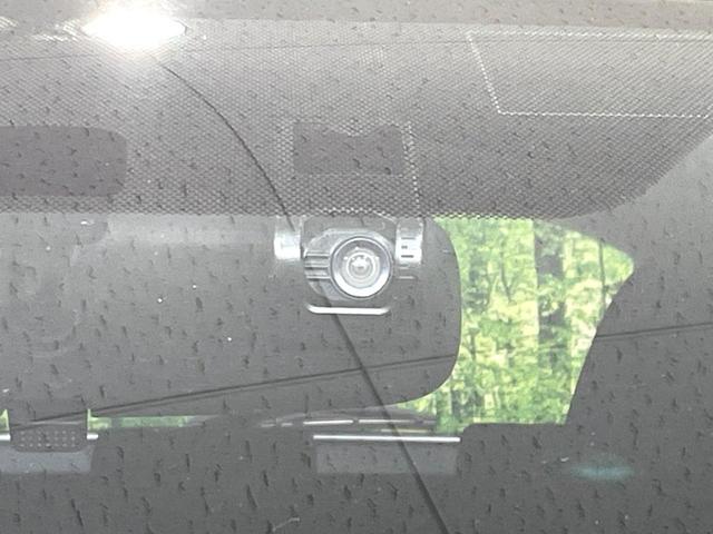 アクア Ｓ　純正ナビ　禁煙車　ドラレコ　フルセグ　Ｂｌｕｅｔｏｏｔｈ再生　ＥＴＣ　スマートキー　シートヒーター　オートエアコン／ライト　電動格納ミラー　横滑り防止装置　プライバシーガラス（6枚目）