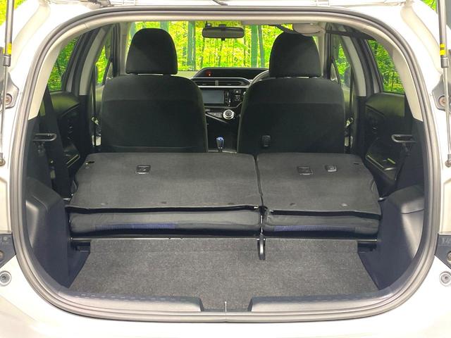 アクア Ｓ　純正ナビ　禁煙車　ドラレコ　フルセグ　Ｂｌｕｅｔｏｏｔｈ再生　ＥＴＣ　スマートキー　シートヒーター　オートエアコン／ライト　電動格納ミラー　横滑り防止装置　プライバシーガラス（11枚目）