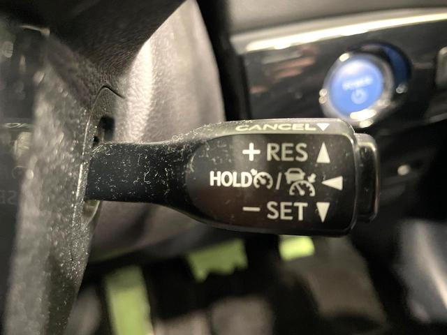 プリウス Ｓ　ＳＤナビ　バックカメラ　禁煙車　衝突軽減装置　レーダークルーズ　ＬＥＤヘッド　Ｂｌｕｅｔｏｏｔｈ再生　ＥＴＣ　スマートキー　車線逸脱警報　オートマチックハイビーム　横滑り防止装置　純正１５インチアルミ（6枚目）