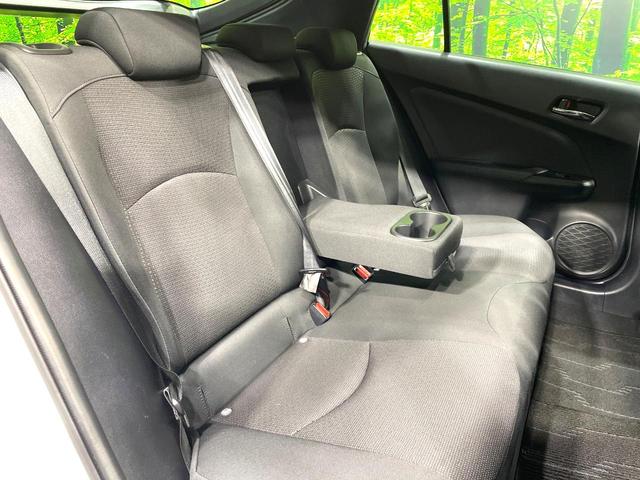 プリウス Ｓ　ＳＤナビ　バックカメラ　禁煙車　衝突軽減装置　レーダークルーズ　ＬＥＤヘッド　Ｂｌｕｅｔｏｏｔｈ再生　ＥＴＣ　スマートキー　車線逸脱警報　オートマチックハイビーム　横滑り防止装置　純正１５インチアルミ（11枚目）