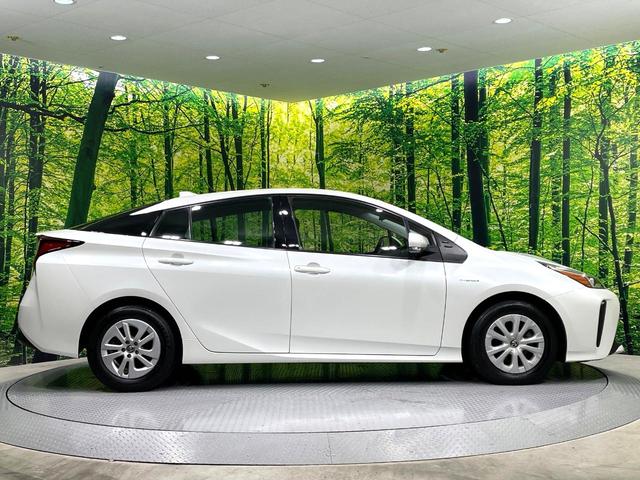 プリウス Ｓ　ＳＤナビ　バックカメラ　禁煙車　衝突軽減装置　レーダークルーズ　ＬＥＤヘッド　Ｂｌｕｅｔｏｏｔｈ再生　ＥＴＣ　スマートキー　車線逸脱警報　オートマチックハイビーム　横滑り防止装置　純正１５インチアルミ（29枚目）