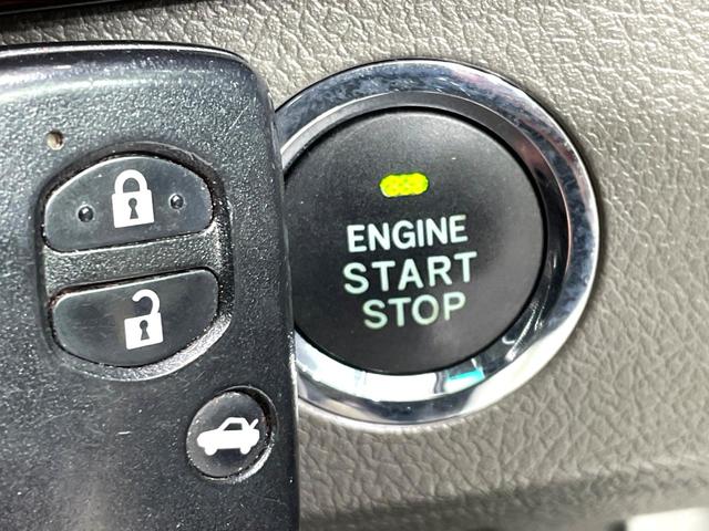 �y�X�}�[�g�L�[�z�J�o����|�P�b�g�ɓ��ꂽ�܂܂ł��h�A�̎{���E�������\�ȃX�}�[�g�L�[�𑕔��B�G���W���̃I���E�I�t�����J�M�����o���K�v����������Ƃ��Ă��֗��ł���