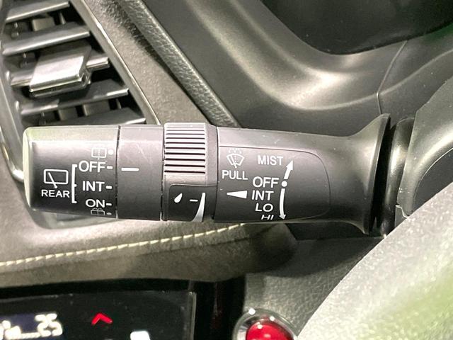 ヴェゼル ハイブリッドＲＳ・ホンダセンシング　純正ナビ　バックカメラ　禁煙車　ホンダセンシング　レーダークルーズコントロール　ＥＴＣ　シートヒーター　Ｂｌｕｅｔｏｏｔｈ再生　フルセグＴＶ　ＬＥＤヘッド／フロントフォグライト　スマートキー（29枚目）